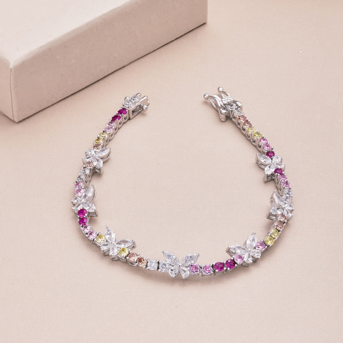 [Noble Jewelry]Ornate Colorful Butterfly Shape Round Cut Daily Bracelet