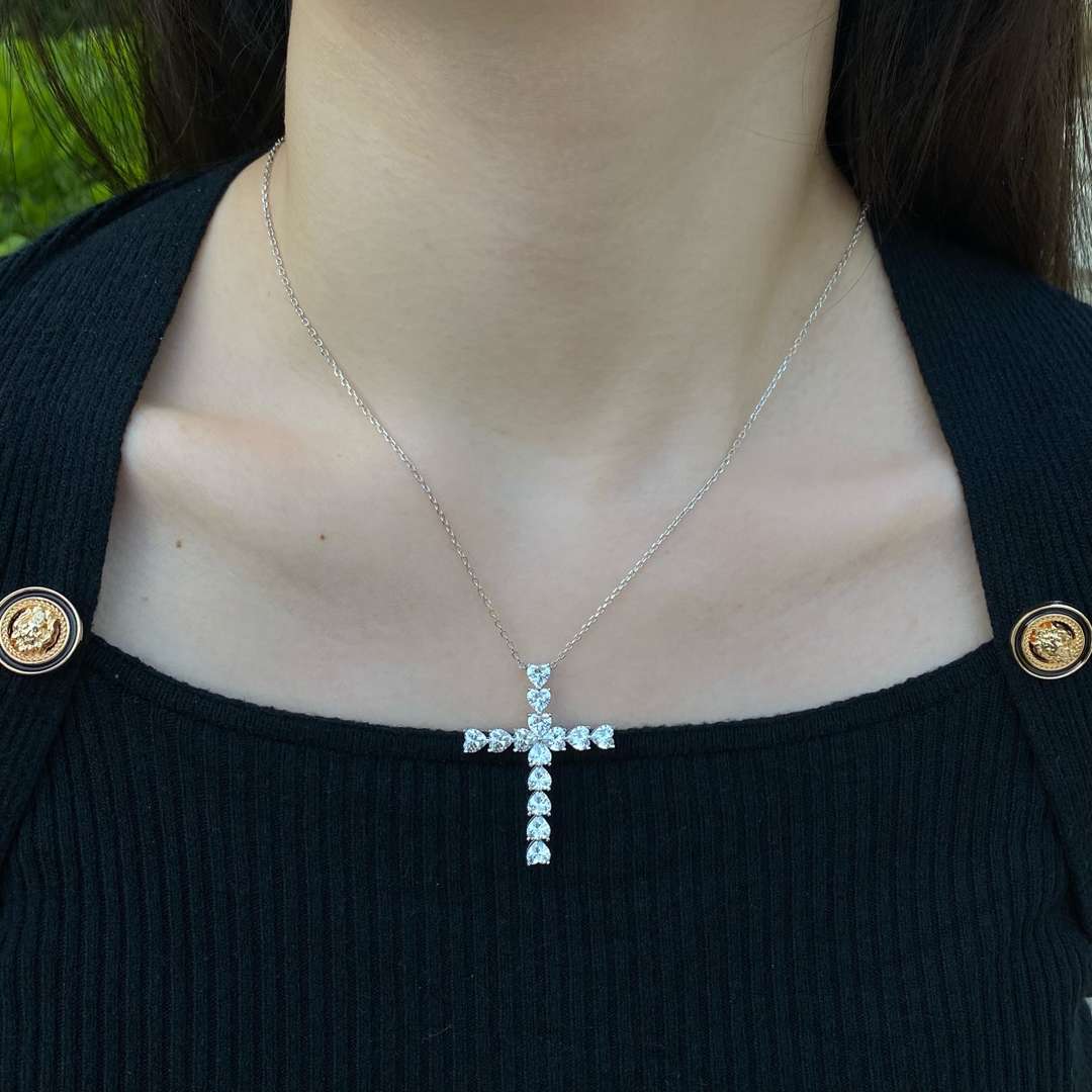 [Noble Jewelry]Radiant Cross Shape Necklace