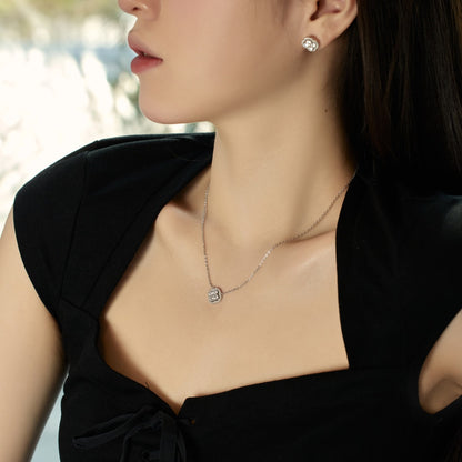 [Noble Jewelry]Exquisite Necklace With Four-Leaf Clover Flower Design