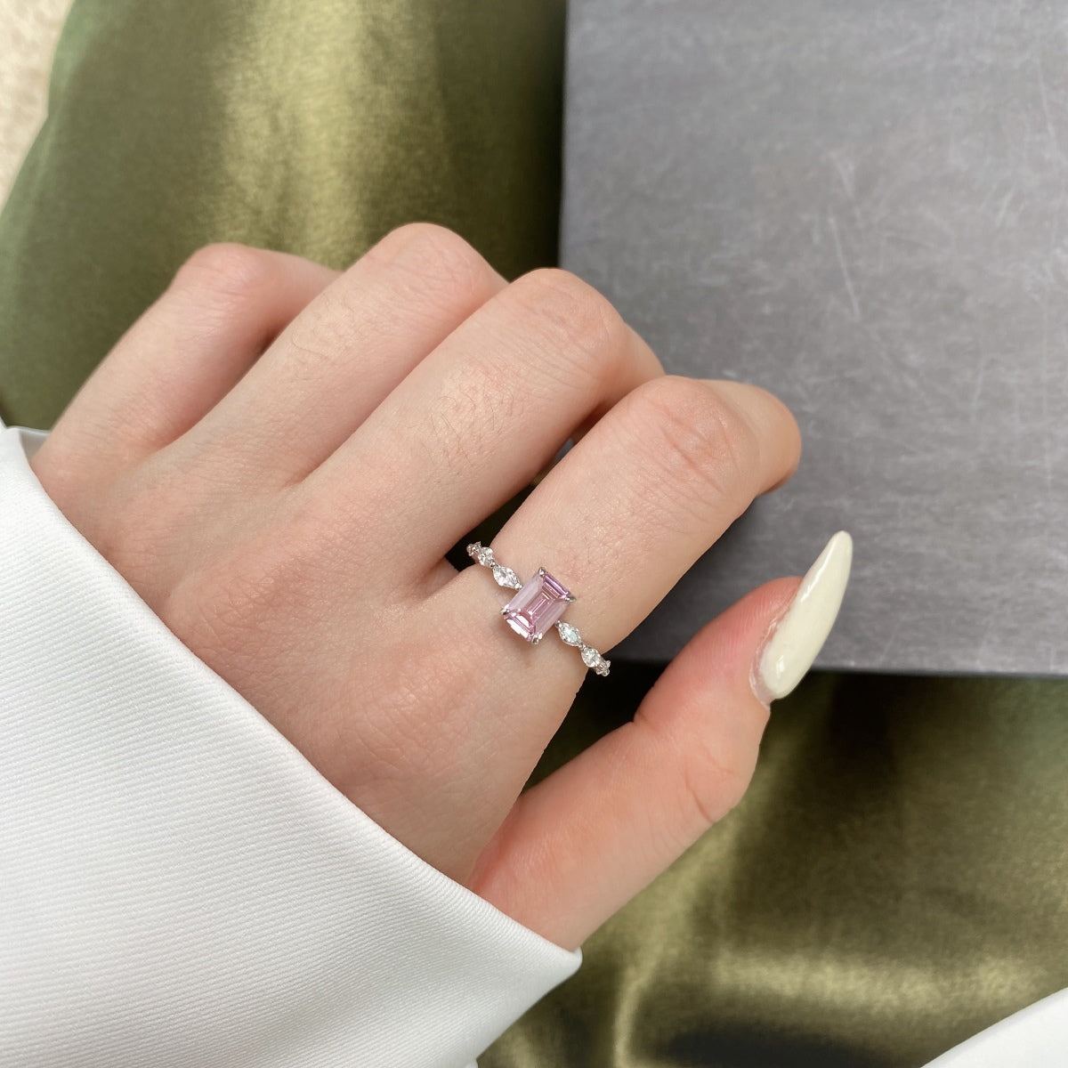 [Noble Jewelry]1.0 Carat Dainty Resplendent Radiant Cut Daily Ring