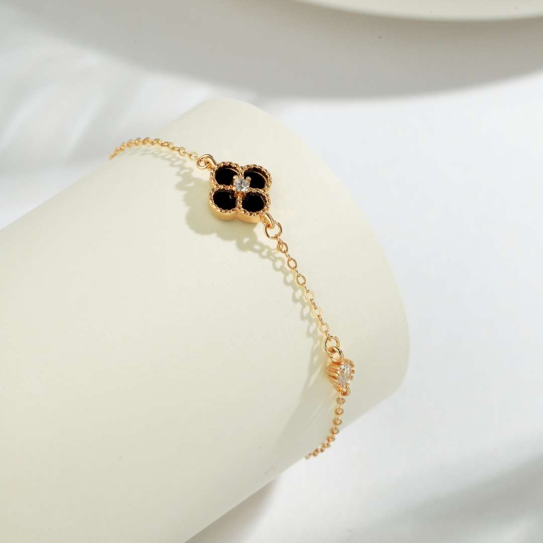 [Noble Jewelry]Delicate Four Leaf Clover Bracelet