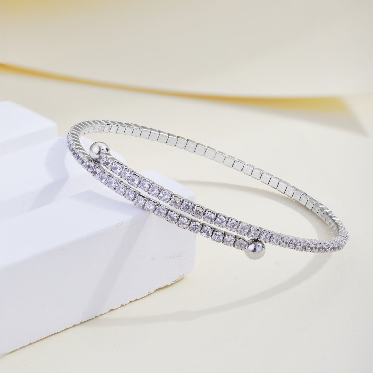 [Noble Jewelry]Row of Diamonds Round Fashion Bracelet