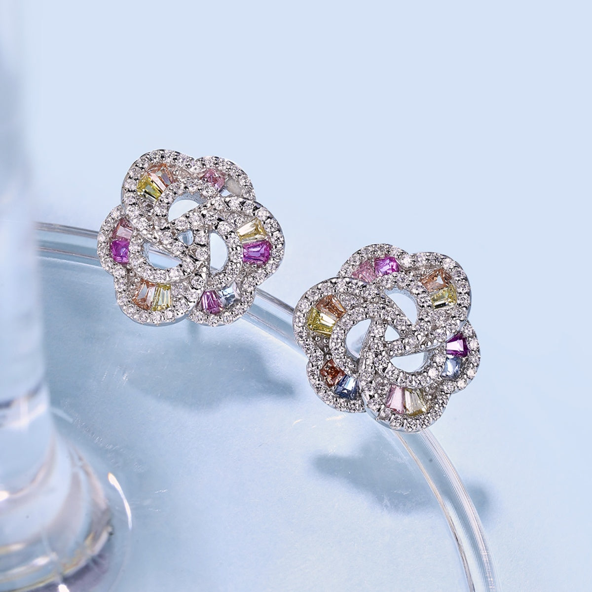 [Noble Jewelry]Exquisite Flower Shape Daily Earrings