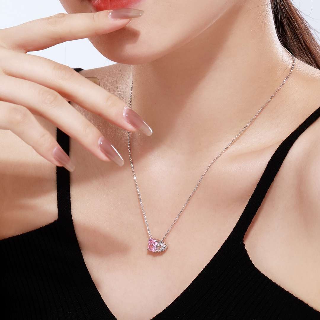 [Noble Jewelry]Dazzling Square & Heart Shape Necklace