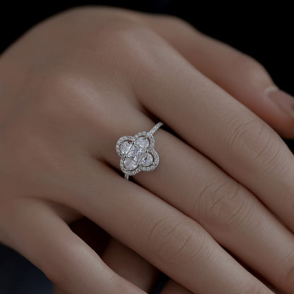 [Noble Jewelry]Luxurious Eternity Flower Shape Banquet Ring