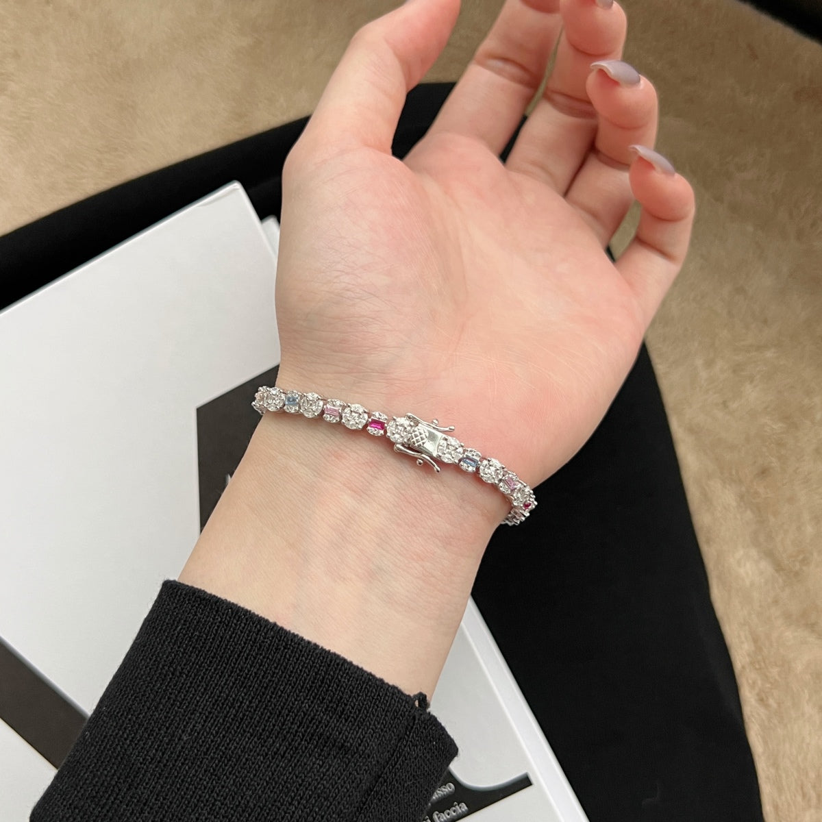 [Noble Jewelry]Dazzling Radiant Multi Cut Daily Bracelet