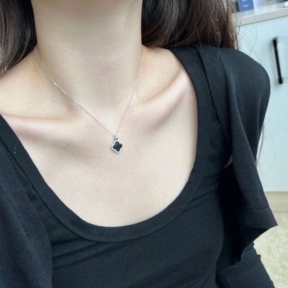 [Noble Jewelry]Dainty Flower Shape Necklace