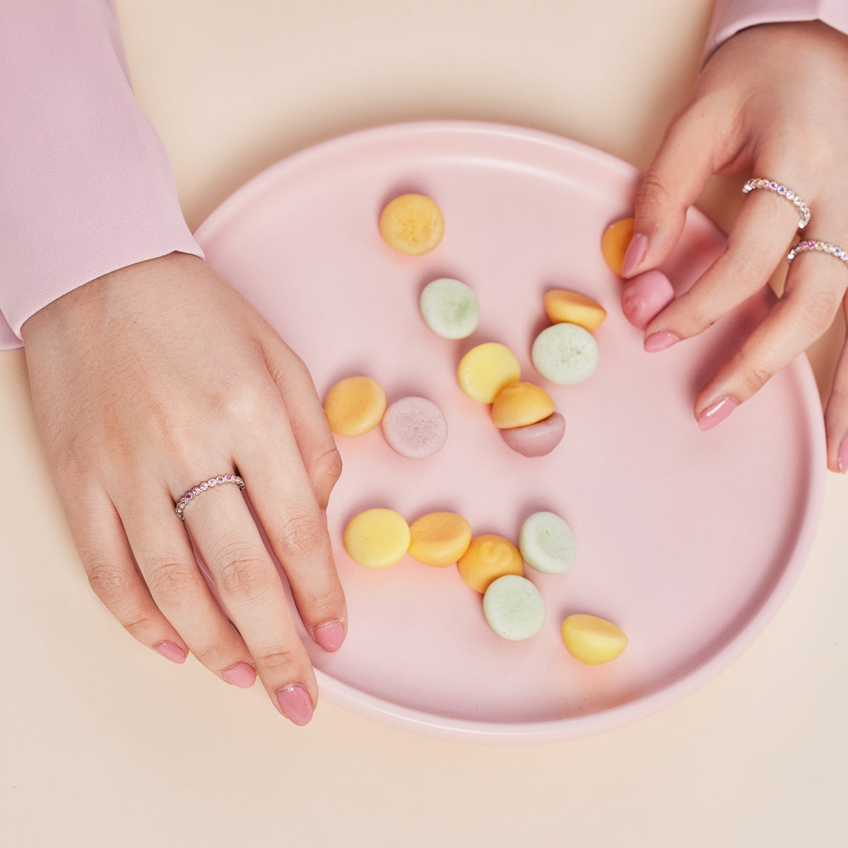 [Noble Jewelry]Radiant Sparkling Round Cut Daily Ring